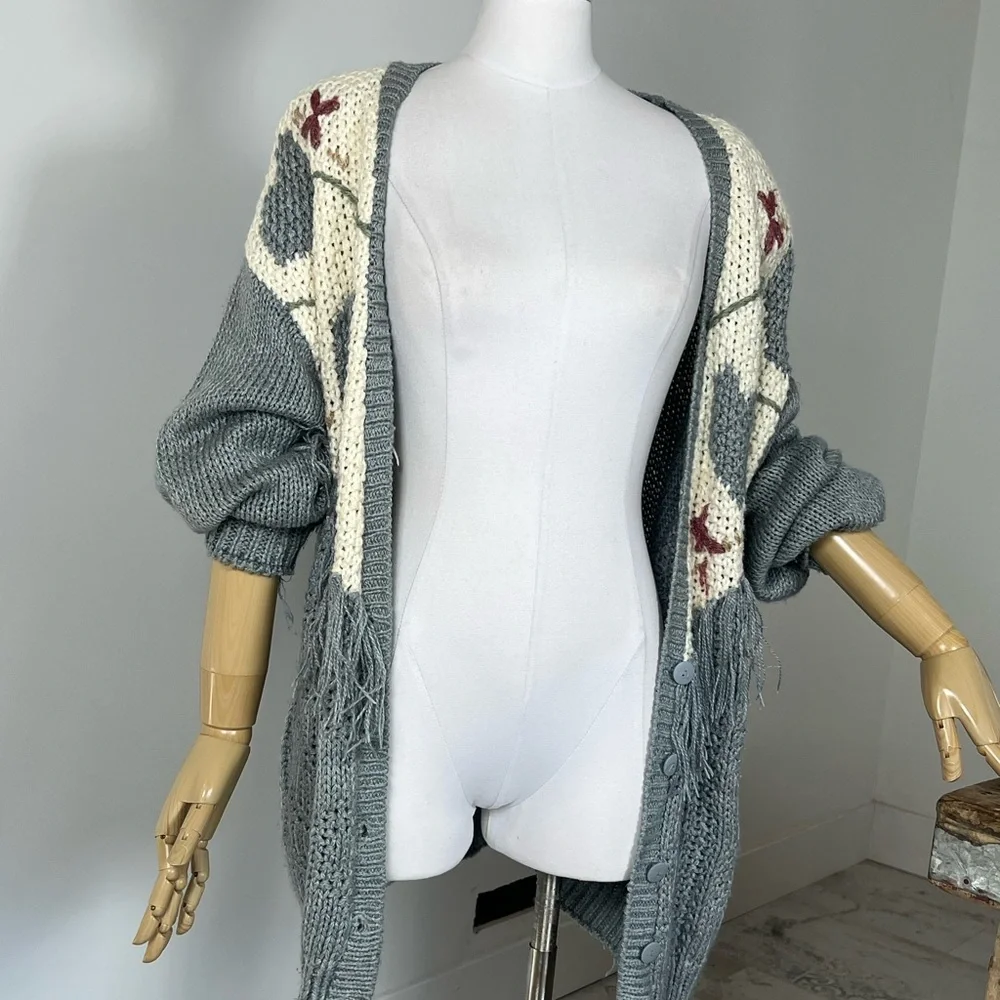 Vintage Gray and Cream Women's Cardigan‎ Sweater with Fringe Size 20W - Picture 3 of 7